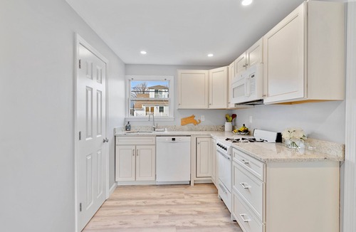 Brant Rock Apartment | FULLY RENOVATED apt w/water views and deck near beach& marina