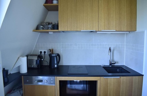 Quartier de la Folie-Mericourt Apartment | Fully Renovated Bright Studio With High View