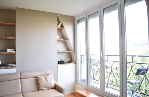 Quartier de la Folie-Mericourt Apartment | Fully Renovated Bright Studio With High View
