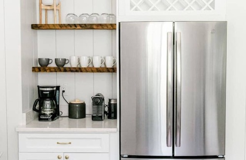 Lexington House | Fully Renovated Modern Farmhouse near Lexington