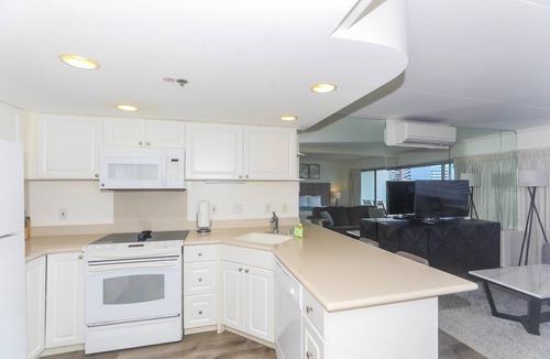 Waikiki Condo | Fully renovated unit on the 16th Floor overlooking the mountains and the surrounding Waikiki area!