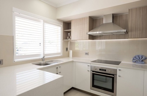 Wynnum House | Fully Self-Contained - Two Bedroom Townhouse