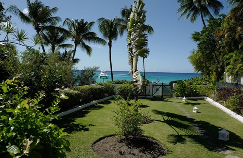 Merlin Bay Villa | Fully staffed beach villa