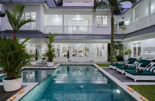 Dyanapura Villa | Fully Staffed Luxury Seminyak Villa l Private Pool