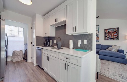 Paw Creek House | Fully Updated 3-BR Ranch Escape—Near USNWC/Airport