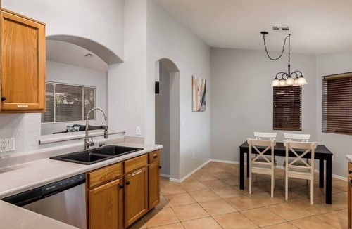 Canyon Trails House | Fully updated 4/2- 1 Mile to Reds/Indians