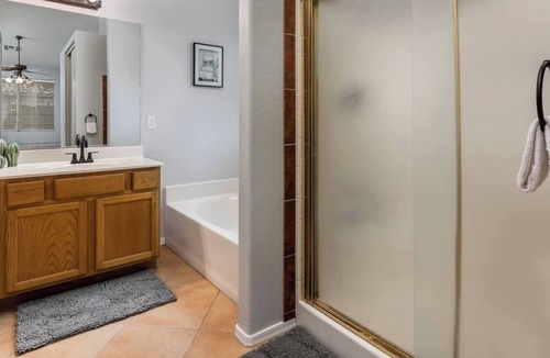 Canyon Trails House | Fully updated 4/2- 1 Mile to Reds/Indians