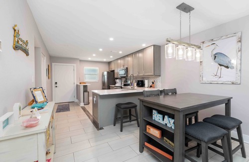Bradenton Beach Condo | Fully updated Direct Beachfront 2 bed, 2 full bath condo w/heated beachside pool