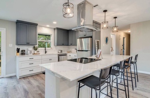 Dripping Springs House | Fully Updated Dripping escape w/Pool on 2 acres