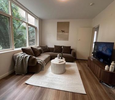 St. Kilda East Apartment | Fulton Flow Resort Apartment
