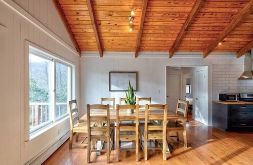 Roscoe Ski Chalet | Fulton House - Family Friendly Lodge in Roscoe