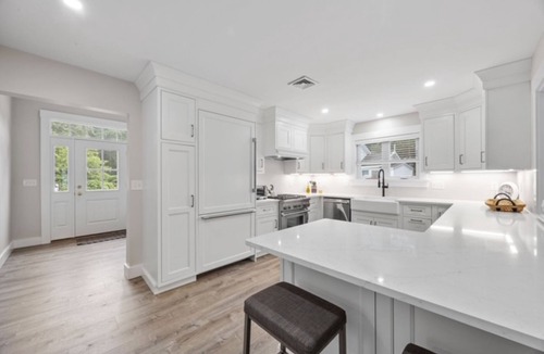 Buzzards Bay House | Fun and Sun on the Bay! Waterfront- Slps 6!