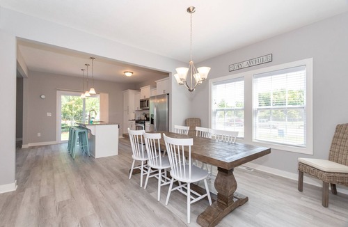 South Haven House | Fun Haven sleeps 12. All season pool and hot tub. Walk to beach. Pet friendly.