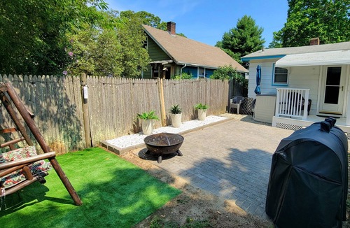Wareham Center House | Fun Newly Renovated Bungalow
