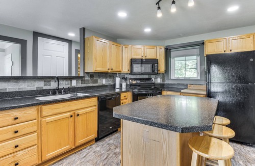 North Bangor House | Fun w/Family! 'Country Getaway' in North Bangor