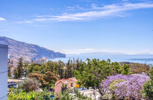 Sao Martinho Apartment | Funchal Infinity, a Home in Madeira