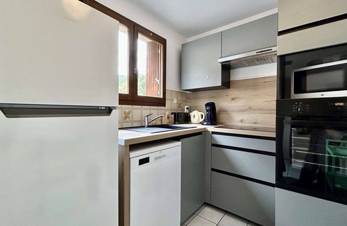 Briancon Apartment | Functional 1-bedroom apartment with parking, central Briançon
