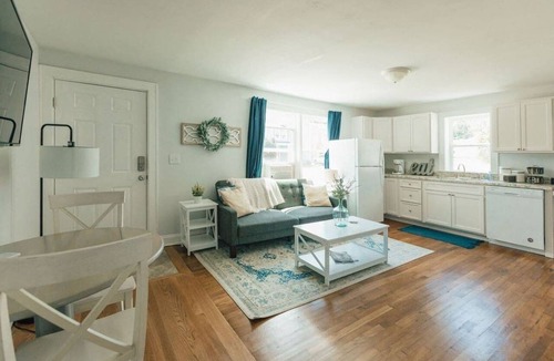 Bristol Apartment | Functional Apartment Near Downtown Bristol