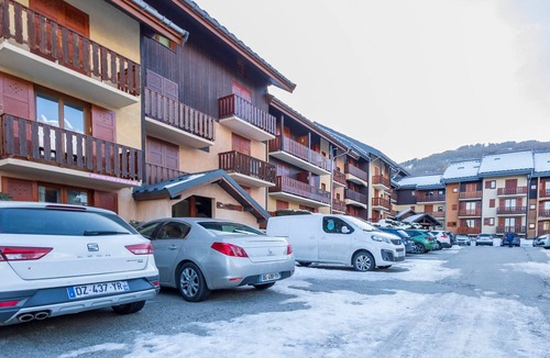 Valloire Apartment | Functional studio for 4, West facing in Valloire