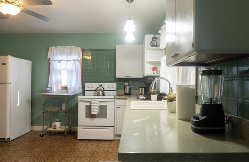 Bedford Cottage | Funky Cosmic Cottage~ Bedford Home Pets OK