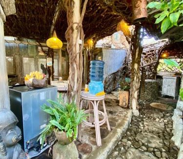 Lovina Hostel | Funky Place