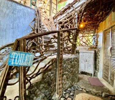 Lovina Hostel | Funky Place