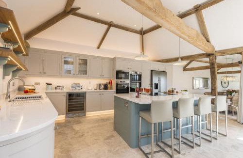 Abbotsbury House | Furlongs