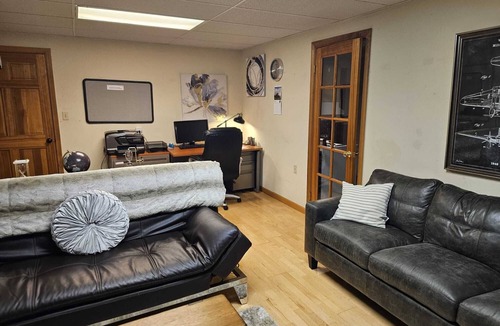 Victory Heights House | Furnished 1BR Apt with Equipped Office /Garage /Washer /Dryer- North Seattlen