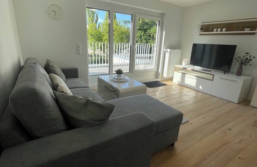 Sindelfingen Apartment | Furnished 3-room apartment with balcony