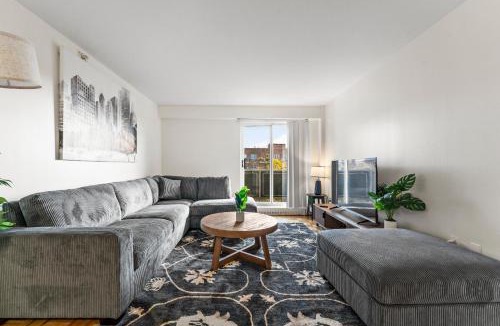North Brookline Apartment | Furnished Apartment