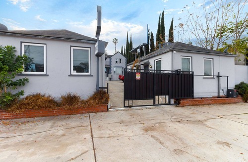 Studio City Apartment | Furnished Cozy Studio in Studio City #6