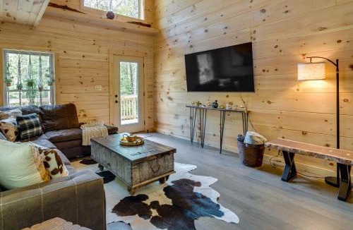 Marshall House | Furnished Deck & Fire Pit: Serene Marshall Cabin!