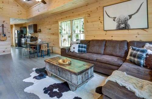 Marshall House | Furnished Deck & Fire Pit: Serene Marshall Cabin!