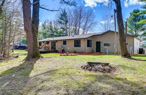 Manawa House | Furnished Deck w/Forested Views: Manawa Home!