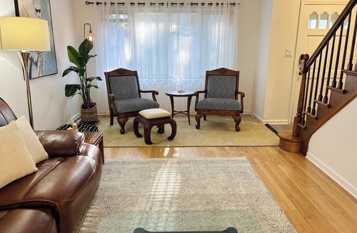 Lake Forest House | Furnished Lake Forest 3BR Townhome Monthly Housing Near Great Lakes