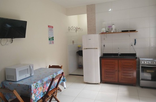 Ipiranga Apartment | Furnished studio apartment with pool and leisure area near Martim de Sá beach.