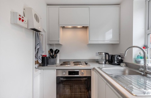 Hopton House | Furtherfield - Two Bedroom House, Sleeps 3