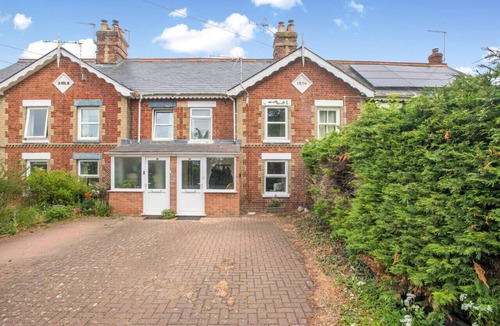 Hopton House | Furtherfield - Two Bedroom House, Sleeps 3