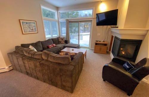 Carroll Apartment | FV50 Pet friendly single level home in Bretton Woods walk to golf course and Mt Washington Hotel
