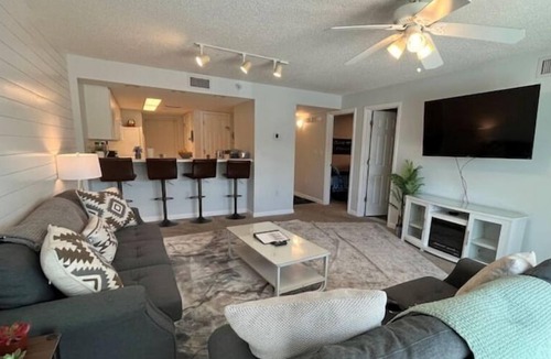 Harold Condo | FWB SeaCrest- by The Beach! Free Wi-Fi and parking
