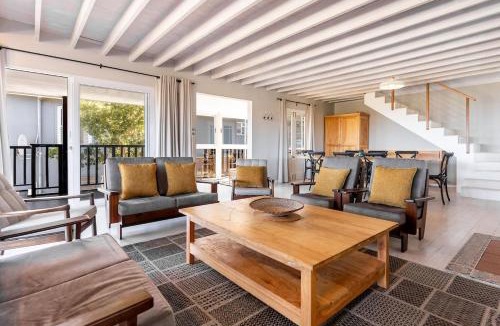Cape Peninsula House | Fynbos Views Upper Cottage