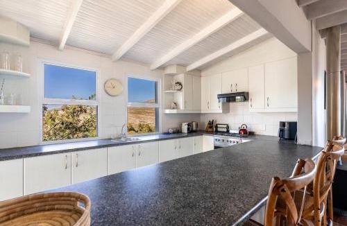 Cape Peninsula House | Fynbos Views Upper Cottage