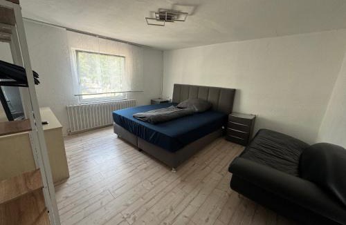 Aalen Apartment | Gästehaus mit 5 separaten Schlafzimmern für 8 Personen , 24 h check in