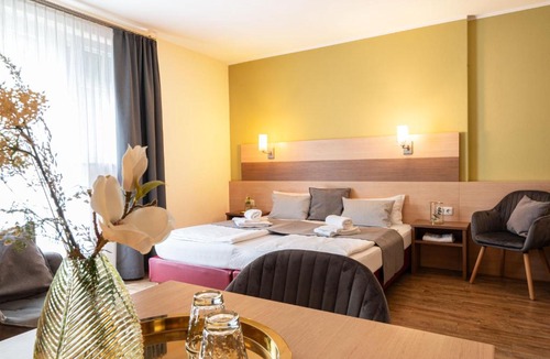 Walpertskirchen Hotel | Gästehaus Zehmerhof bei Erding
