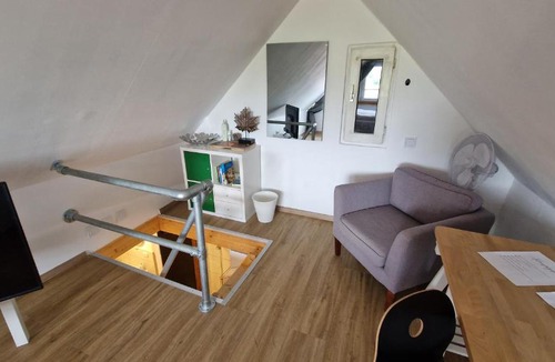 Nordwestliche Außenstadt Apartment | Gästezimmer mit Himmel-Blick 4 Two