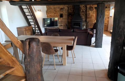 Saint-Georges-de-Reintembault House | Gîte de La Guinchère