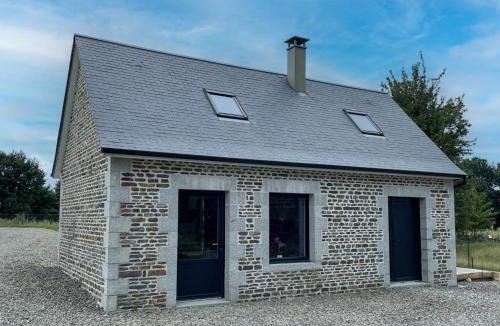 Saint-Quentin-les-Chardonnets House | Gîte Confortable pour 2 avec Terrasse et WIFI en Normandie - FR-1-497-253