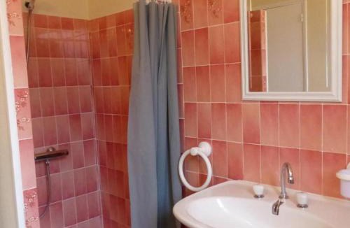 Saint-Ennemond House | Gîte à Saint-Ennemond avec cheminée et jardin clos - FR-1-489-11