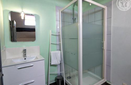 Cellieu House | Gîte 3 chambres avec hammam, sauna et jacuzzi à Cellieu - FR-1-496-8