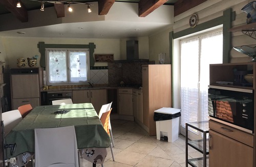 Euzet-les-Bains House | Gîte au soleil